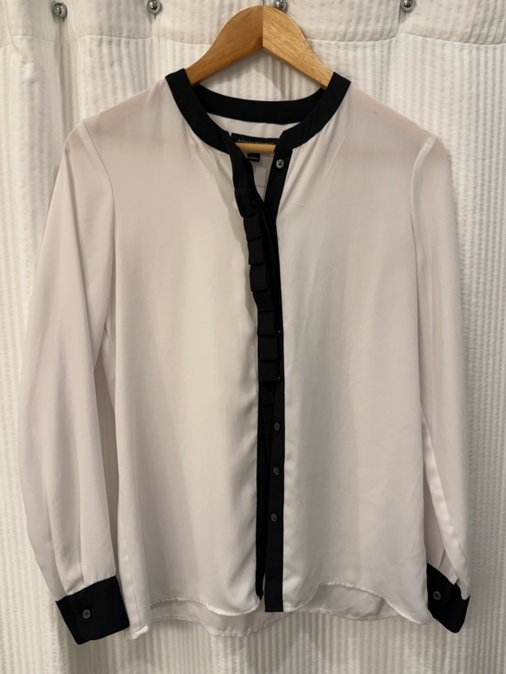 Banana Republic White  and Black Ruffled Trim Blouse - Size XS